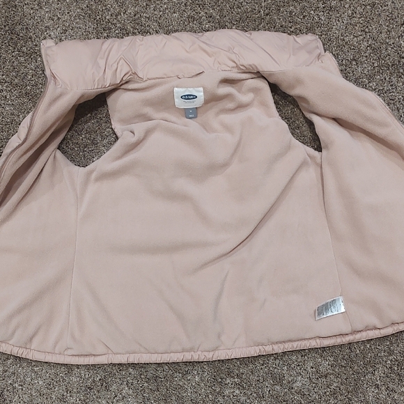 Old Navy Women's Puffer Vest - Light Tan - Picture 3 of 6